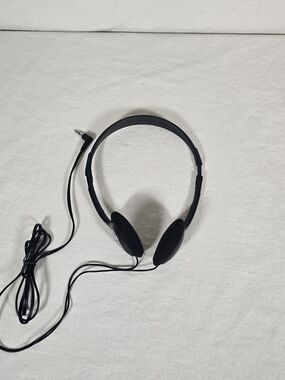 Vintage Sentry Wired Stereo Headphones 3.5mm Black Silver Accents Foam Pads Unte
